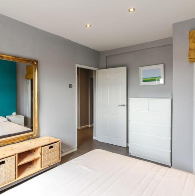Top Floor 1 Bedroom Apartment With Views Over London Exteriör bild