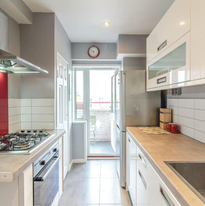 Top Floor 1 Bedroom Apartment With Views Over London Exteriör bild